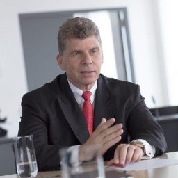 Dr. Matthias Danne